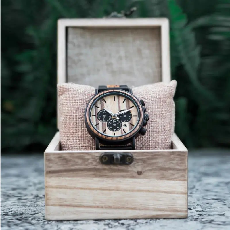 Montre en bois dans son coffret